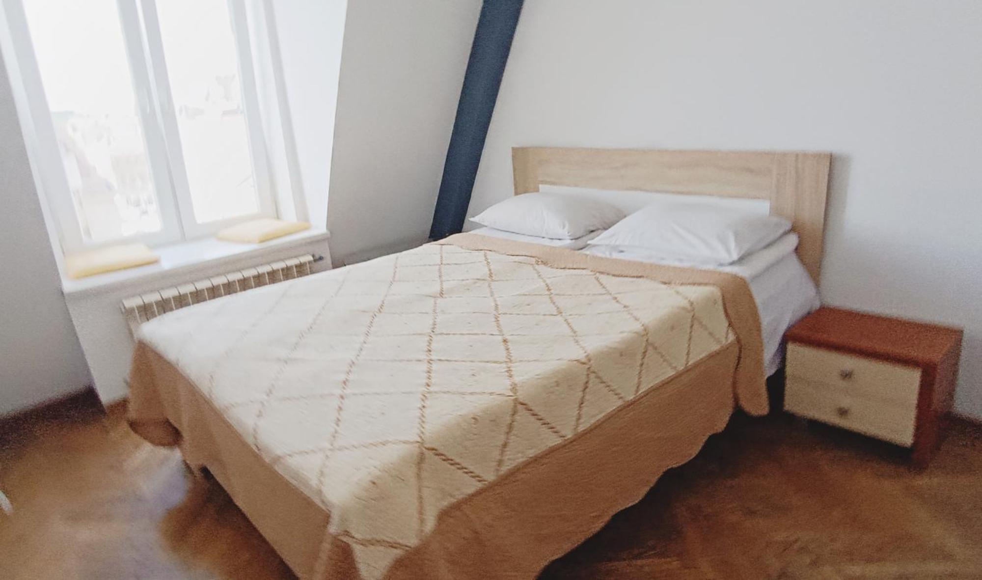 Апартаменти В Центрі На Галицький Для Чотирьох Lviv Luaran gambar